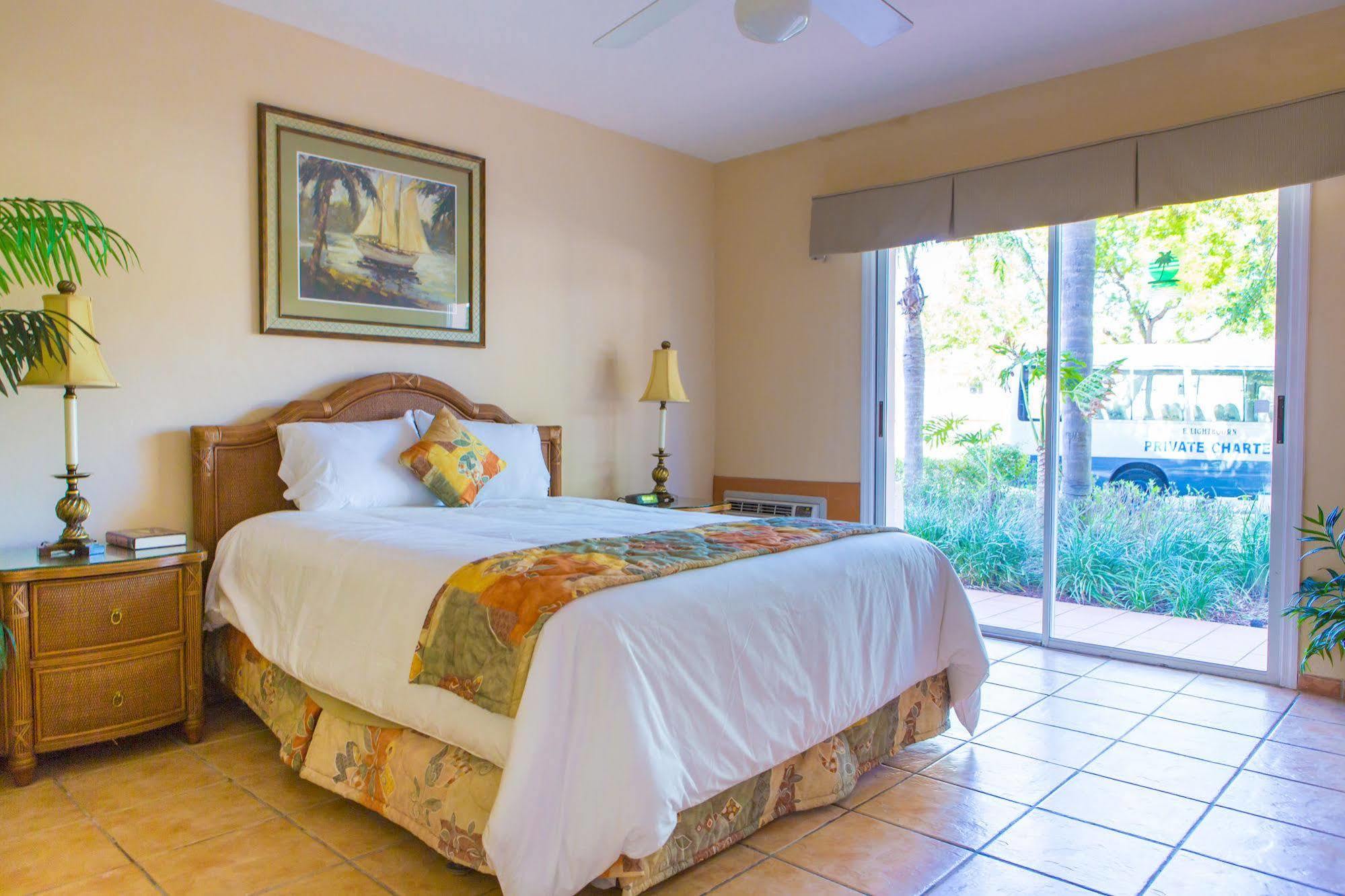 Island Seas Resort Freeport Esterno foto
