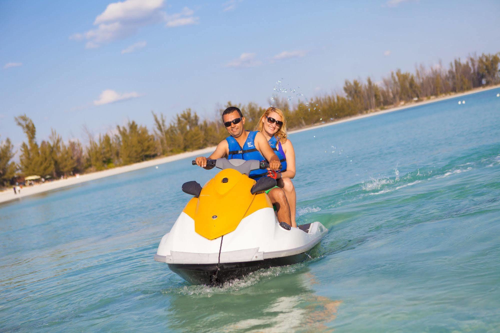 Island Seas Resort Freeport Esterno foto